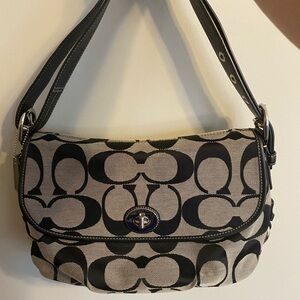 Classic coach shoulder bag